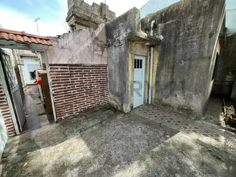 Berón de Astrada 2300, Piso 0
