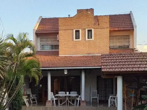 HERMOSO CHALET  HAEDO 5 AMB. - EXCELENTE UBICACION - IMPECAB