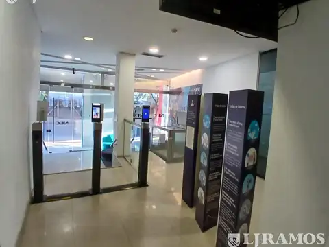 Oficina en Alquiler al Este