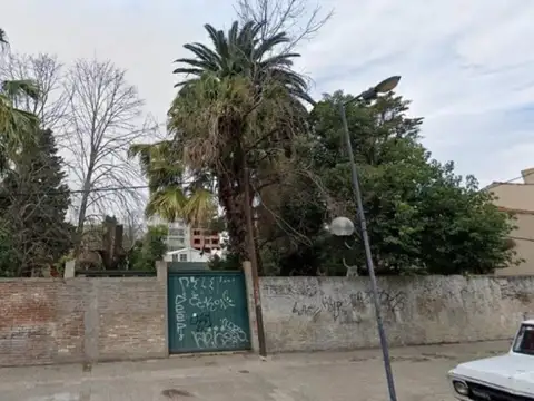3 lotes  de 10x 35 c/u en venta a metros de plaza malvinas  - La Plata