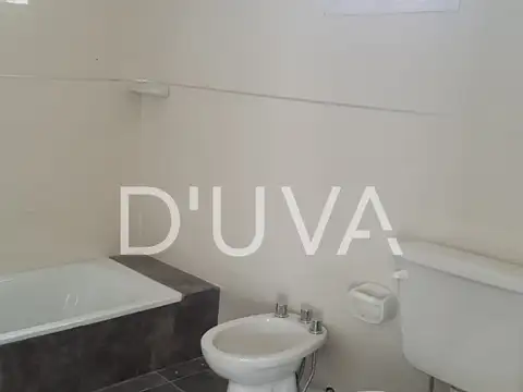 Departamento en Alquiler en Melchor Romero, $ 600.000