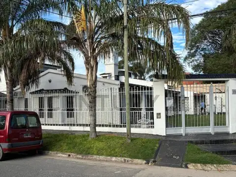 HERMOSA CASA TRADICIONAL EN VILLA BELGRANO 3 DORMITORIOS APTO PROFESIONAL