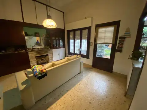 CASA VENTA CON LOCAL Y DEPTO ALSINA BANFIELD