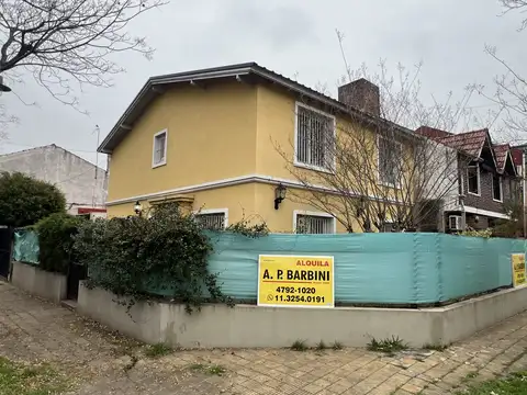 Martínez: Chalet en Excelente Estado. 3 Dorm.. Jardín Lateral. Muy Luminoso, Orientado Al Este