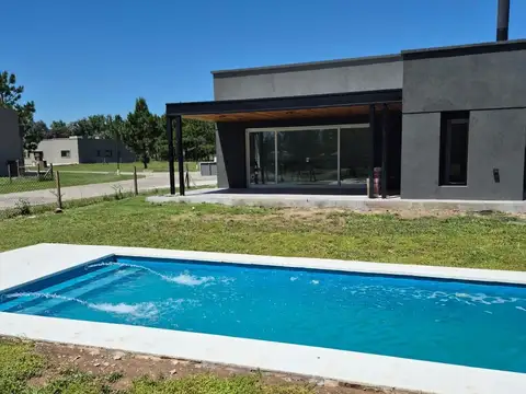 Casa en Venta en Countries y Barrios Cerrados en Campana, USD 260.000