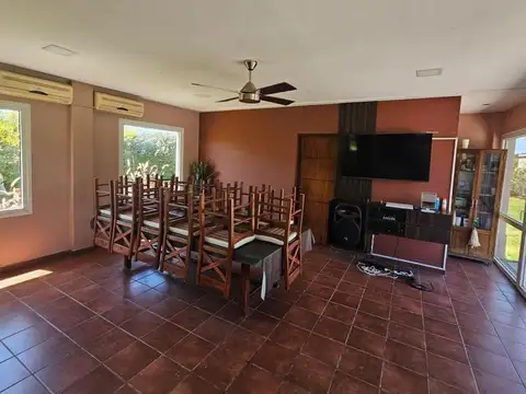 Casa 4 ambientes con 4 baños