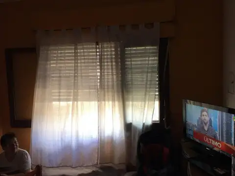 Depto Tipo Casa 3 ambientes con 2 baños