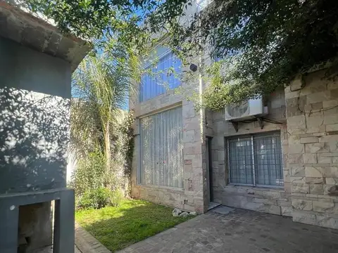 Casa 3 amb con cochera Berazategui Centro