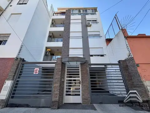 Departamento en venta de 1 dormitorio c/ cochera en Villa del Parque