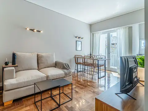 Departamento en venta 2 ambientes reciclado con balcón - Plaza Mitre