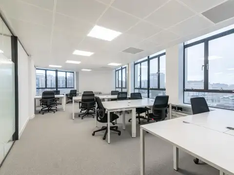 Alquiler de oficinas bellamente diseñadas para 5 personas en Asuncion, Perseverancia