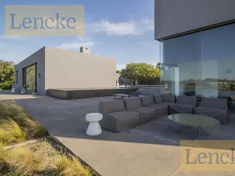 Lencke Vende - Estupenda casa en Villalagos