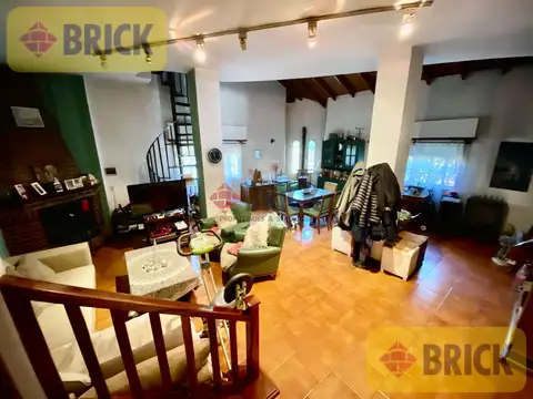 Casa 5 ambientes con 3 baños