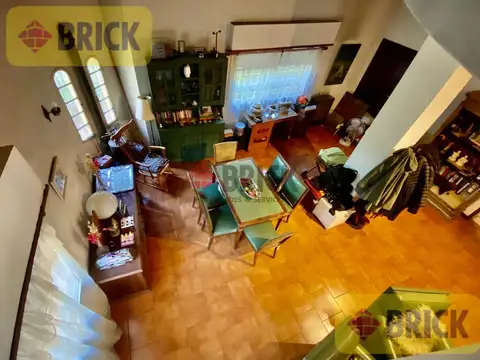 Casa en Venta con 3 cocheras