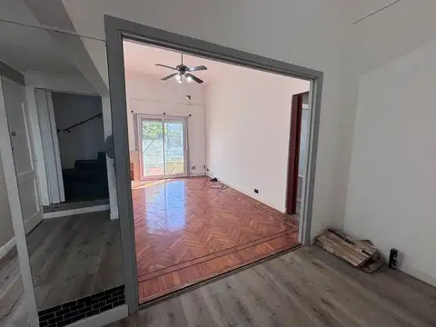 Depto Tipo Casa 4 ambientes con 2 baños