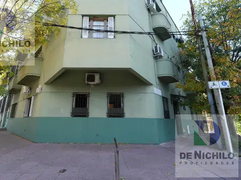 VENTA PH EN ESQUINA DE 3 AMBIENTES EN LA BOCA