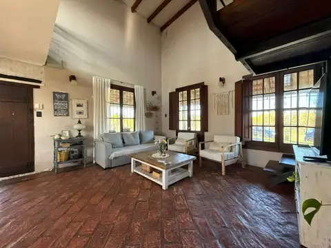 Las Liebres, Villa California 100