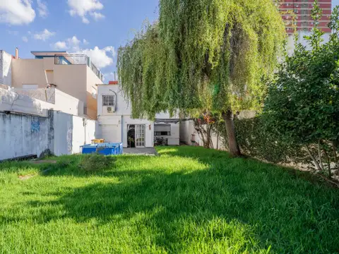 Casa/PH 4 Amb. con gran jardín - Ubicación - Ideal Inversión!