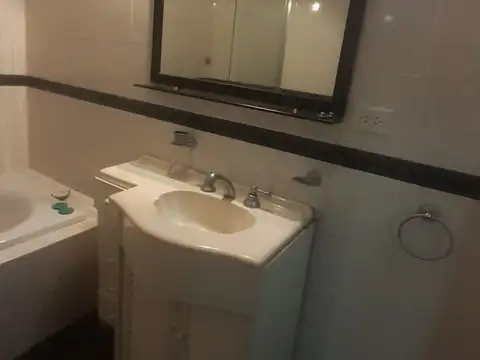 Casa en Alquiler con 1 cochera