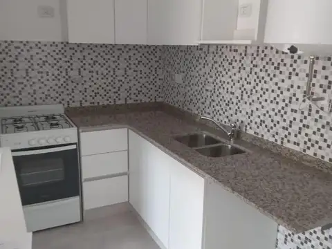 Departamento en Alquiler en Haedo, $ 600.000