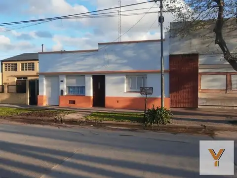 Casa en venta - 3 dormitorios 2 baños - 400 mts2 - Comandante Nicanor Otamendi