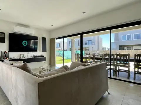 Casa en Vila Marina Villanueva en Venta