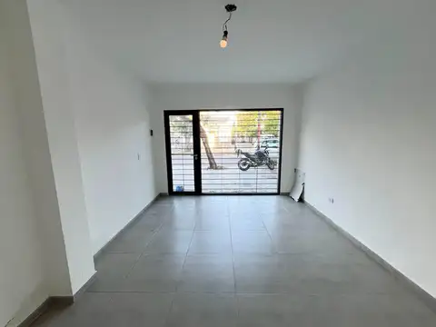 Local en Alquiler en Echesortu, $ 300.000