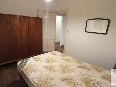 Casa 7 ambientes con 2 baños
