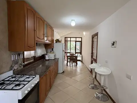 Casa 7 ambientes con 5 baños