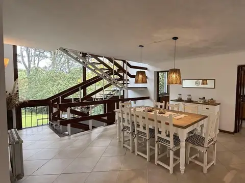Casa en venta - 5 Dormitorios 5 Baños - Pinamar