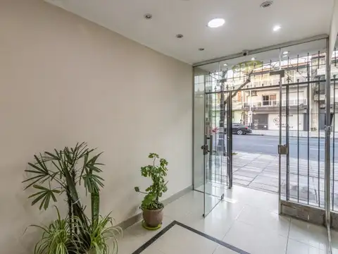 VENTA- DEPARTAMENTO- 2 AMBINTES- CON COCINA SEPARADA- PARQUE CHACABUCO-  SOBRE AV JOSE MARIA MO...