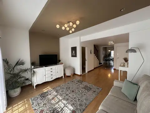 Venta duplex 3 ambientes con cochera , Quilmes