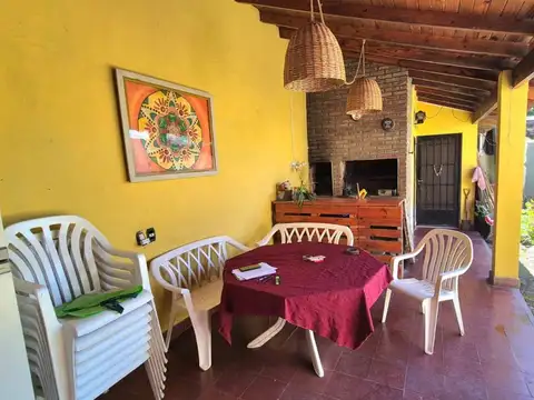 Casa 6 ambientes con 3 baños