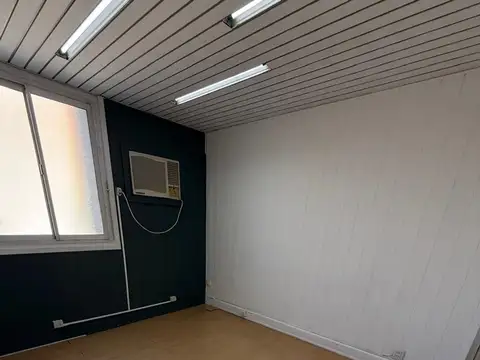 EXCELENTE CONSULTORIO DISPONIBLE- ZONA CENTRICA