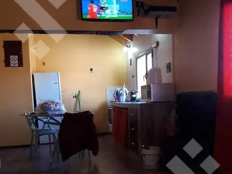 En Venta, 2 Salones Comerciales y 1 Departamento, Caviahue