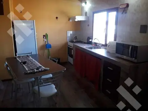 En Venta, 2 Salones Comerciales y 1 Depto. Caviahue