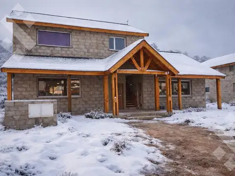 En Venta, 2 Salones Comerciales y 1 Departamento, Caviahue