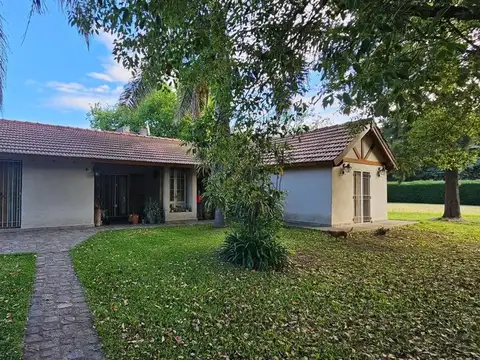 Casa 6 amb en Venta José C Paz lote 1586m2 parque