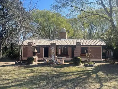COMPLEJO DE 4 CABAÑAS EN VENTA UBICADO EN LOS REARTES, CBA