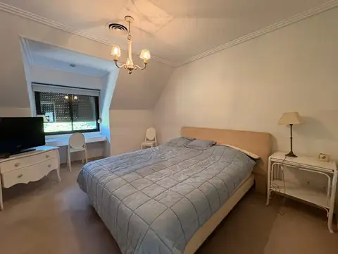 Mayor Irusta  al 3700  -  Buenos Aires Golf