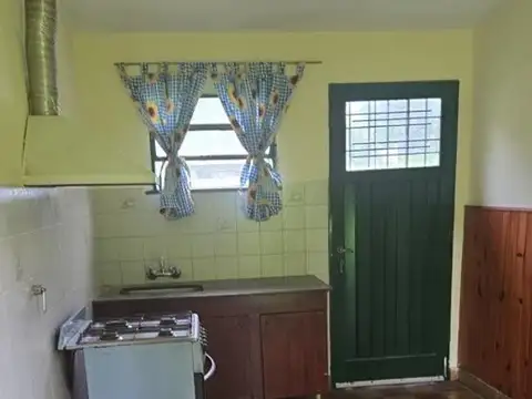 Casa 3 ambientes con 1 baño