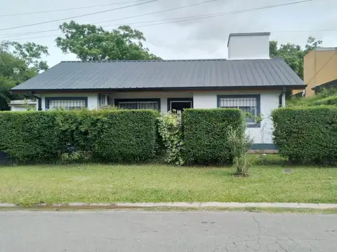 CASA EN EXCELENTE ESTADO Y UBICACIÓN