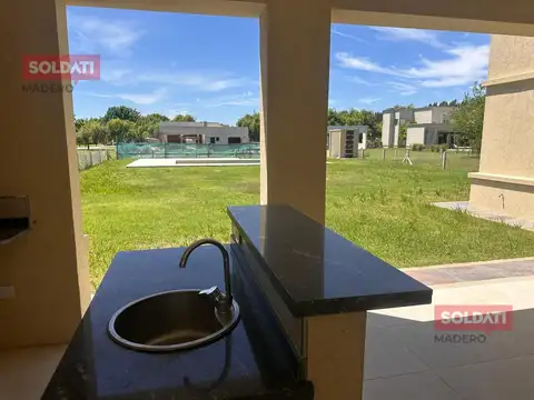 Casa en Venta en Countries y Barrios Cerrados en la Plata, USD 240.000