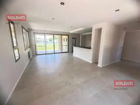 Casa en Venta con 1 cochera