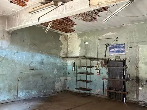 Venta De Lote Con Construcción A Reciclar