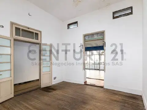 Local en Alquiler en Azcuenaga, $ 850.000