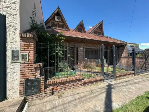 Casa 4 ambientes con 4 baños