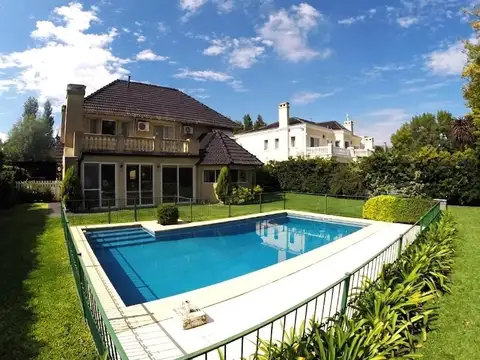 Casa en Alquiler de 4 dormitorios
