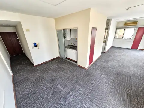 VENTA OFICINA BELGRANO BALCON OCHAVA EXPENSAS BAJAS LUMINOSO