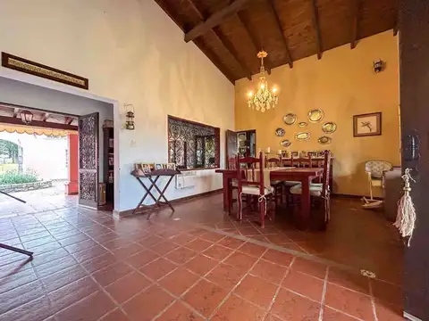 Casa 5 ambientes con 3 baños